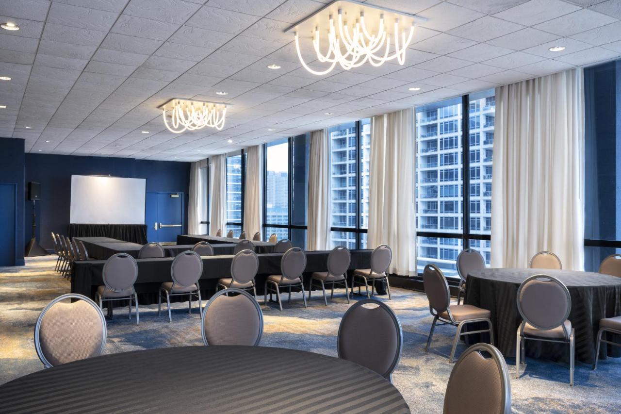 Voco Chicago Downtown - Riverwalk By Ihg Esterno foto