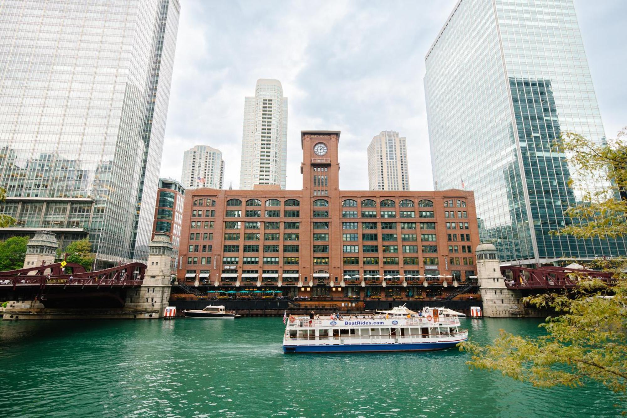 Voco Chicago Downtown - Riverwalk By Ihg Esterno foto